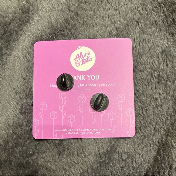 Cuttlefish Enamel Pin - Picture 5 of 5